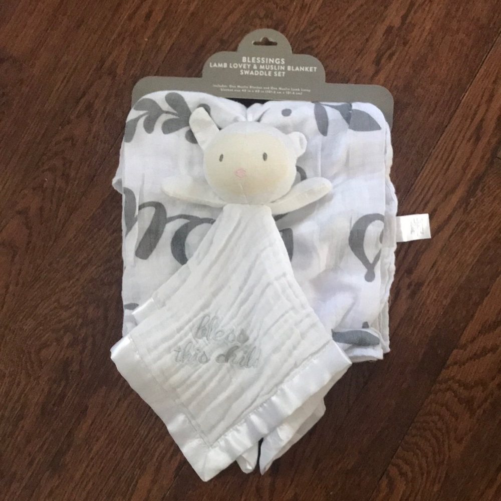 Muslin Blanket and Lamb Lovey